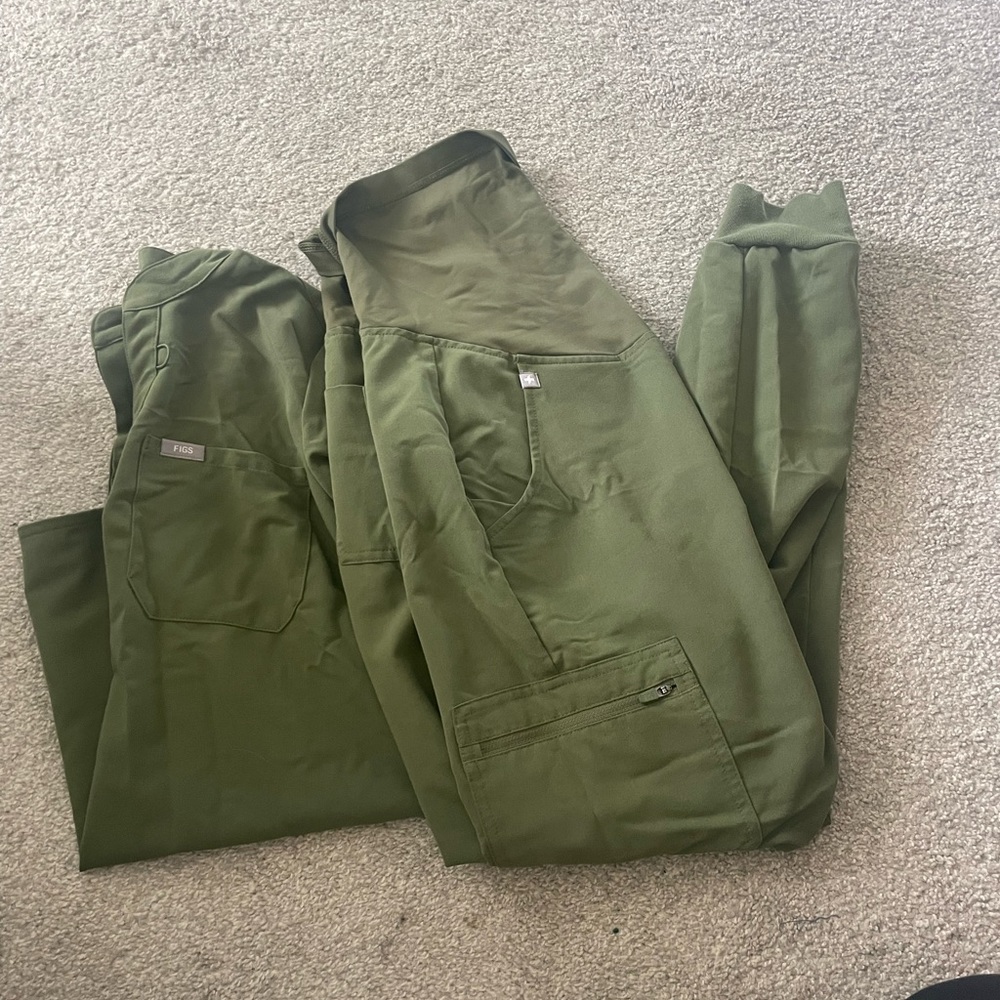 Figs maternity Rafaela top and Zamora jogger bottoms